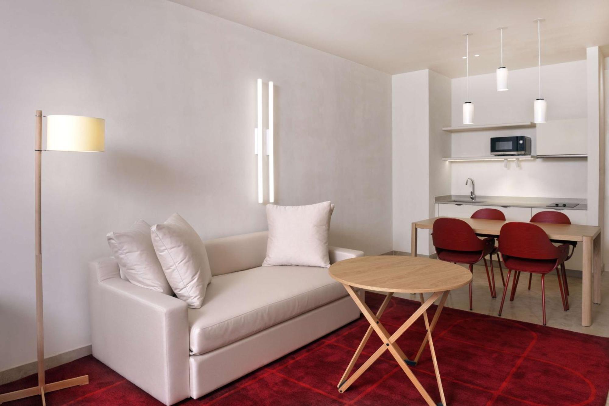 Doubletree By Hilton Ben Guerir Hotel & Residences Benguerir Eksteriør billede