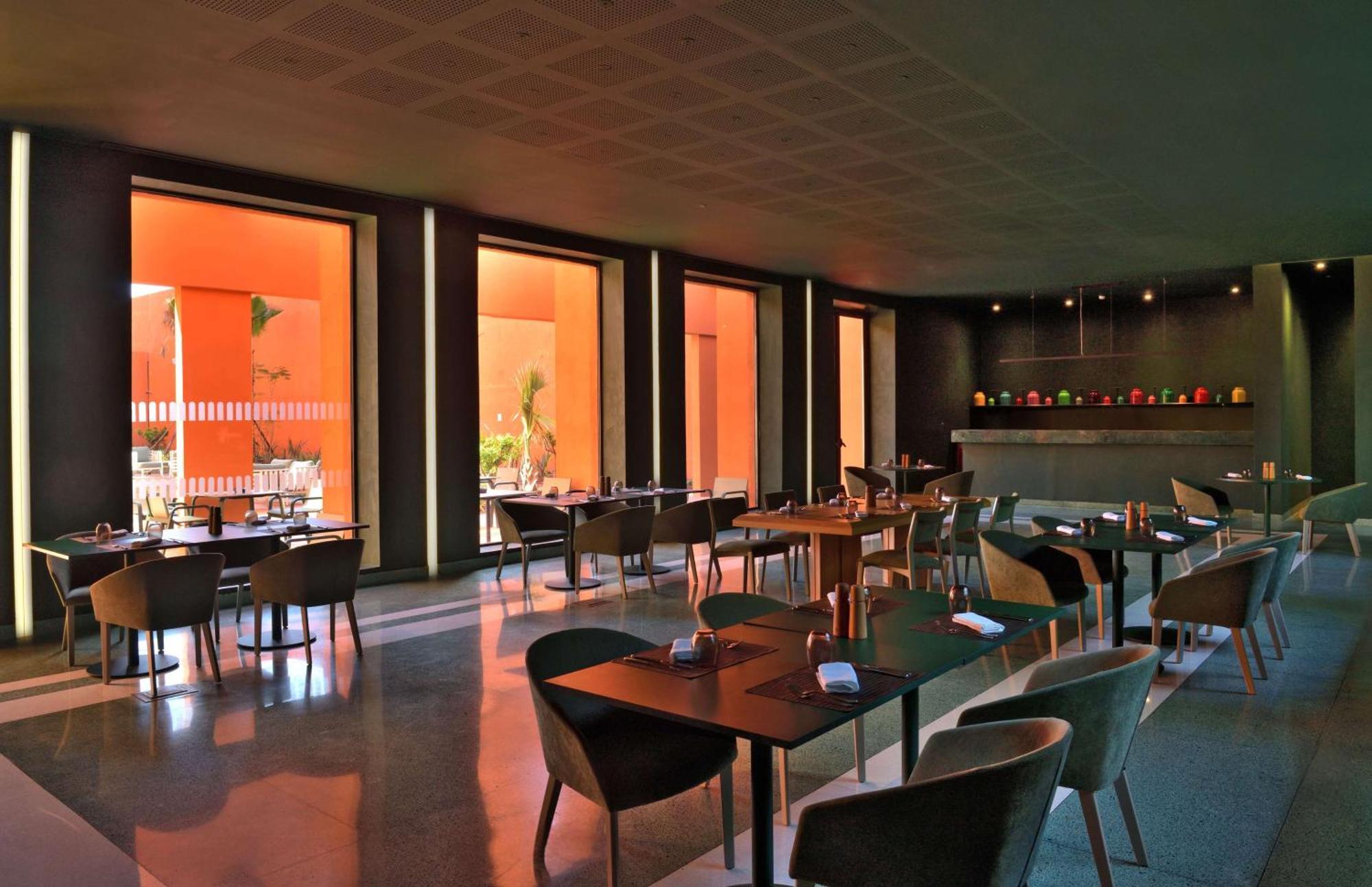 Doubletree By Hilton Ben Guerir Hotel & Residences Benguerir Eksteriør billede