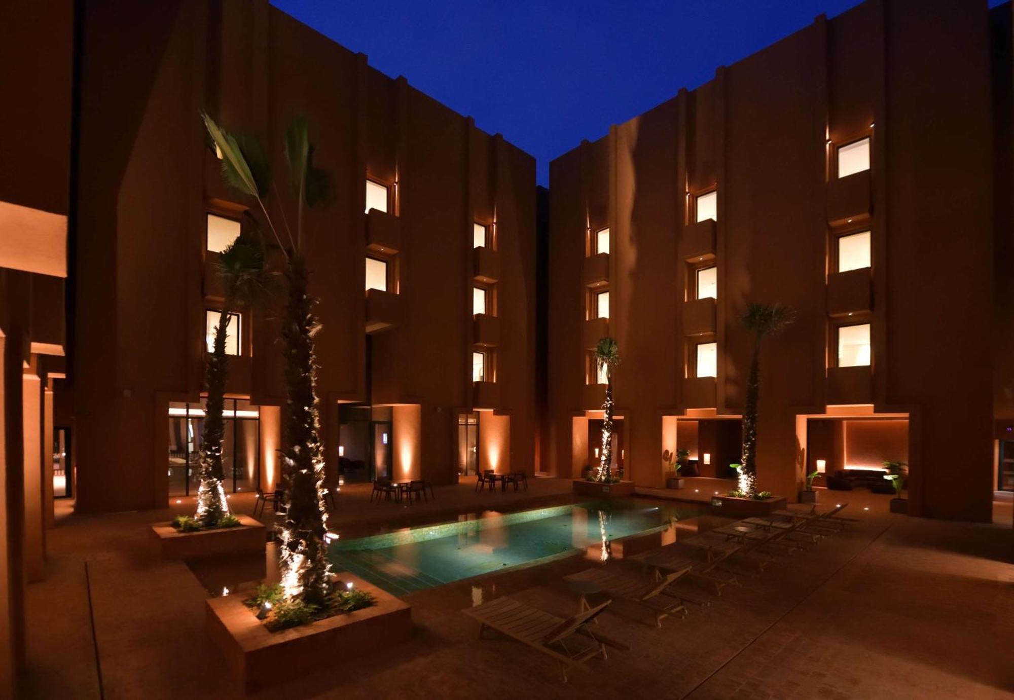 Doubletree By Hilton Ben Guerir Hotel & Residences Benguerir Eksteriør billede