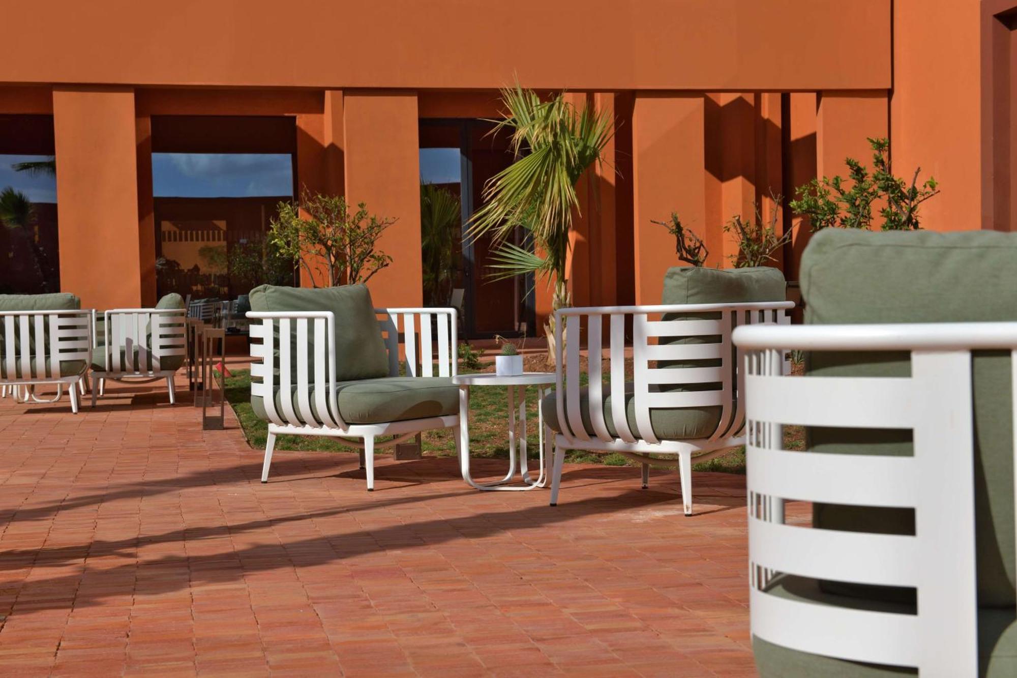 Doubletree By Hilton Ben Guerir Hotel & Residences Benguerir Eksteriør billede