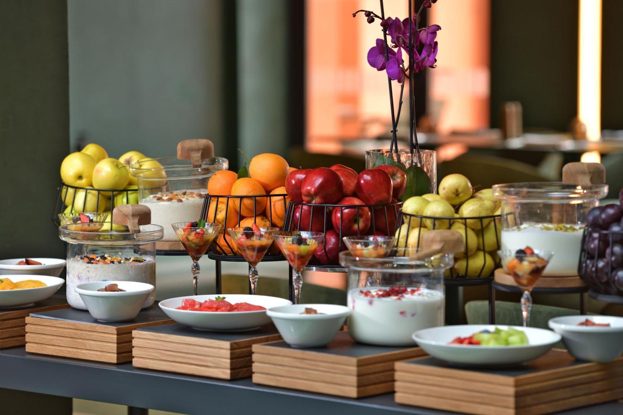 Doubletree By Hilton Ben Guerir Hotel & Residences Benguerir Eksteriør billede